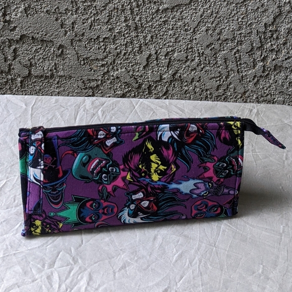 Disney Villians Crossbody Bag - Picture 2 of 4